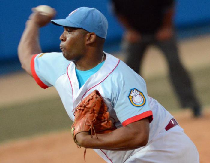 Beisbol-Final-Serie-55-CA vs PR 1mer juego Vladimir Garcia