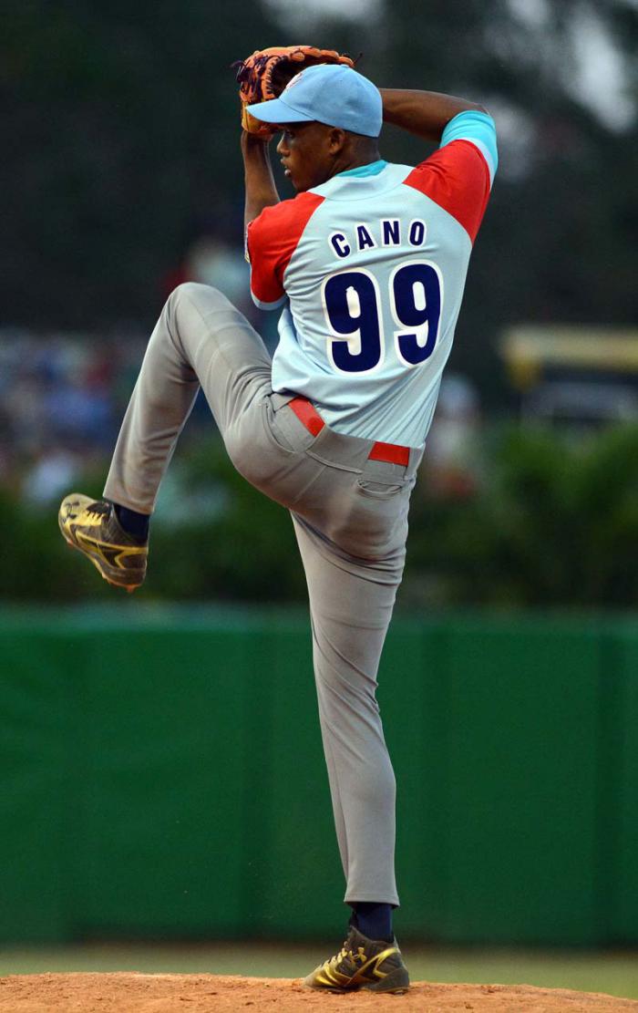 Beisbol-Final-Serie-55-CA vs PR 3ser play gana ciego 6 x 5 Yenier Cano