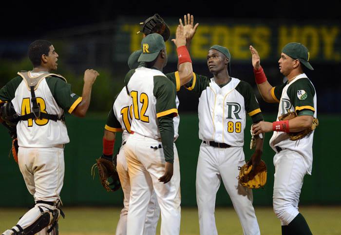 Beisbol-Final-Serie-55-CA vs PR 4to play gana pinar 6 x 3