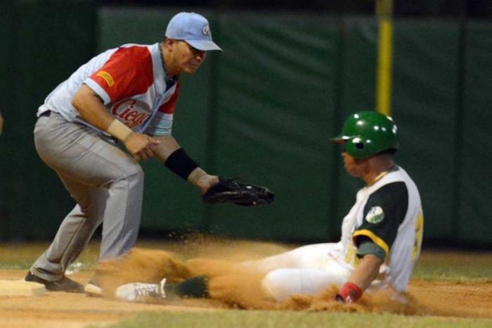 Beisbol-Final-Serie-55-CA vs PR 5to play  Andy Sarduy mejor jugador del partido