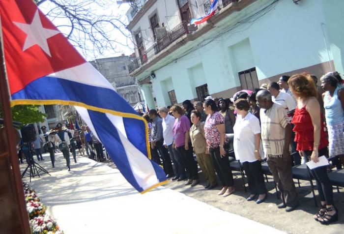 Acto politico cultural por el 55 aniversario de la quema de la tienda El Encanto y muerte de Fe Isabel del Valle Ramos. Olga Lidia Tapia Iglesias (Miembro del Secretariado del Comité Central del PCC), General de Brigada Delsa Esther Puebla (Héroe de la República de Cuba y Vicepresidenta de la Asociación de Combatientes de la República de Cuba), Arelys Santana (Segunda Secretaria de la FMC)