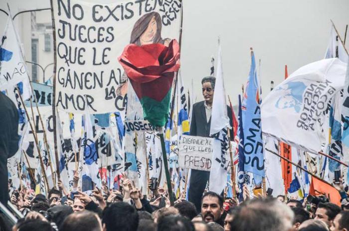 El pueblo argentino recibió a la expresidenta Cristina Fernández de Kirchner.  