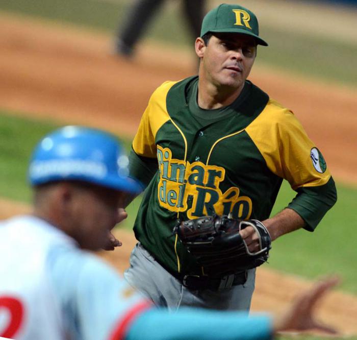 Beisbol-Final-Serie-55-CA vs PR 6to play pinar empata la serie a 3 victorias Yosvani Torres lanzador