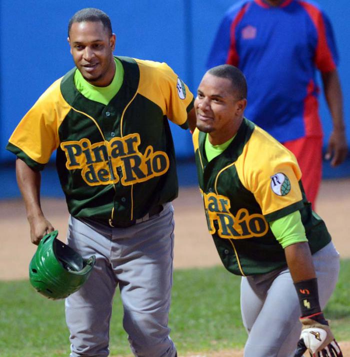 Beisbol-Final-Serie-55-CA vs PR 6to play pinar empata la serie a 3 victorias Los Hermanos Alarcon