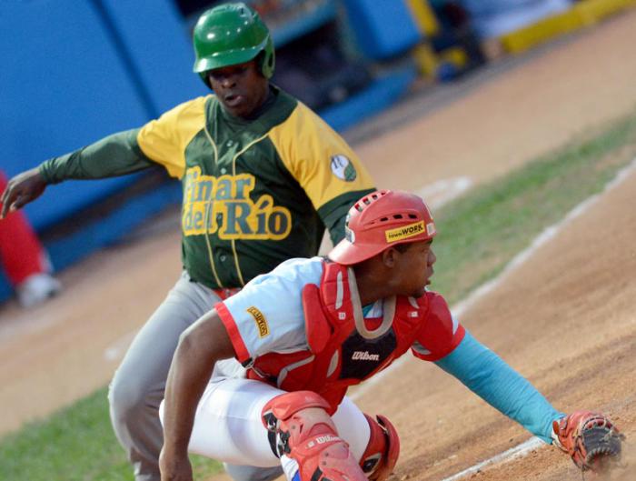 Beisbol-Final-Serie-55-CA vs PR 6to play pinar empata la serie a 3 victorias jugada en home Donal Duarte