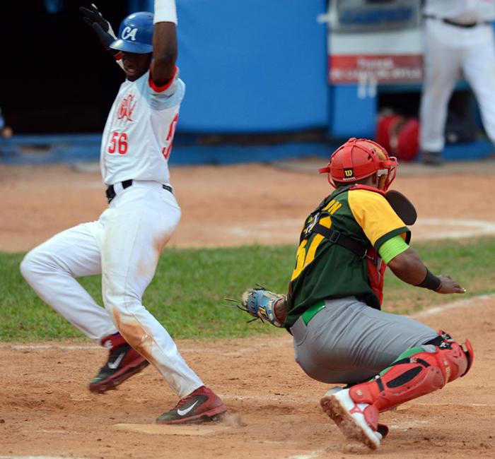 Beisbol-Final-Serie-55-CA vs PR 7mo play Gana ciego de avila 8 x 0 y gana el titulo