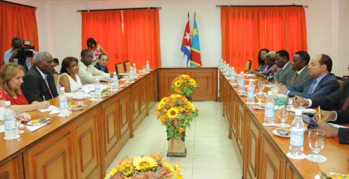 Sostienen conversaciones Esteban Lazo, presidente del Parlamento cubano a León Kengo Wa Dongo, presidente del Senado de la República Democrática del Congo, Casa Protocolo Poder Popular, La Habana, Cuba.