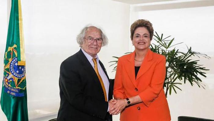 El Premio Nobel de la Paz, Adolfo Pérez Esquivel, expresó su apoyo a la presidenta de Brasil, Dilma Rousseff.