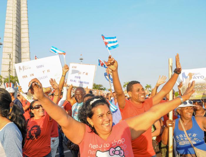Desfile por el 1ro de Mayo dìa Internacional de los Trabajadores por la Plaza de La Revoluciòn Josè Martì  en La Habana.