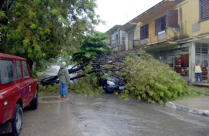 Paso del huracán Rita cerca de la costa norte de La Habana de 3 a 4 pm.

Cilo1684