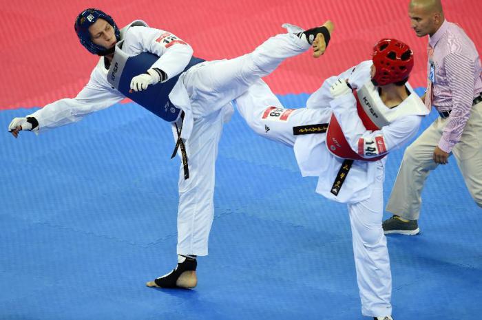 El uzbeco Dmitry Shokin (izquierda) ha sido uno de los rivales más complicados para los cubanos.