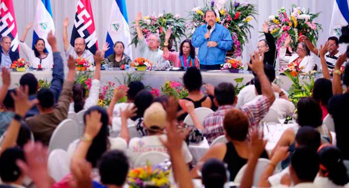 Daniel Ortega y Rosario Murillo