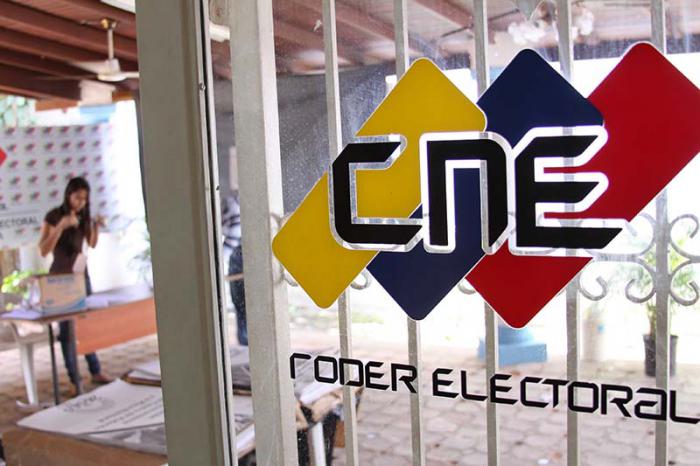 La vicepresidenta del CNE explicó que el referendo revocatorio está en proceso de legitimación de la organización política solicitante de dicho proceso: La MUD.