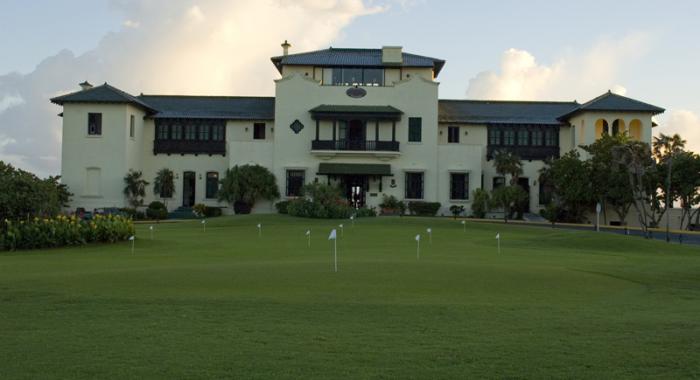 También conocida como casa Dupont, la mansión constituye uno de los principales íconos de la Península de Hicacos. 