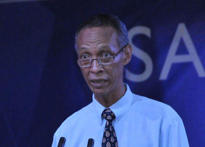Conferencia sobre el medio ambiente, por Abel Centella Artola. en la Sala de Prensa