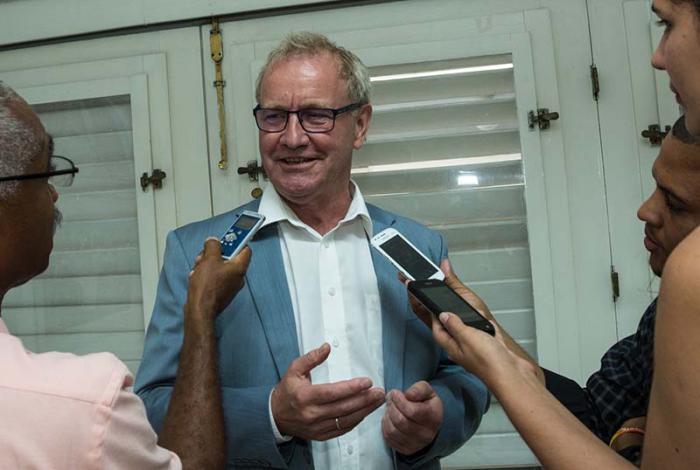 Declaraciones a la prensa de Arie Hoekman, representante del Fondo de Población de las Naciones Unidas (UNFPA) y director de país para Cuba y República Dominicana, en La Habana, el 1 de junio de 2016.
ACN FOTO/Marcelino VAZQUEZ HERNANDEZ/rrcc