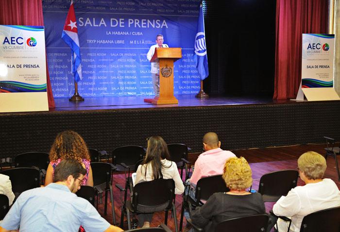 Conferencia de Prensa El Caribe como zona de oportunidades, José Chaple Hernández Director Política Comercial para América Latina y el Caribe del MINREX