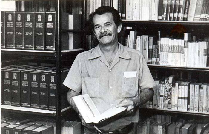 Hector Zumbado, humorista cubano.
Foto: Jorge Oller 21/04/1985

Orzu.jpg