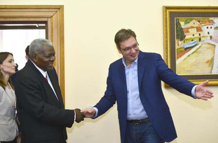 Esteban Lazo visita Serbia. Reunión con el primer ministro Vucic