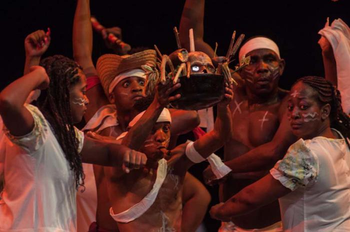 Inauguración del 37 Festival del Caribe o Fiesta del Fuego de Santiago de Cuba, en el Teatro Heredia.