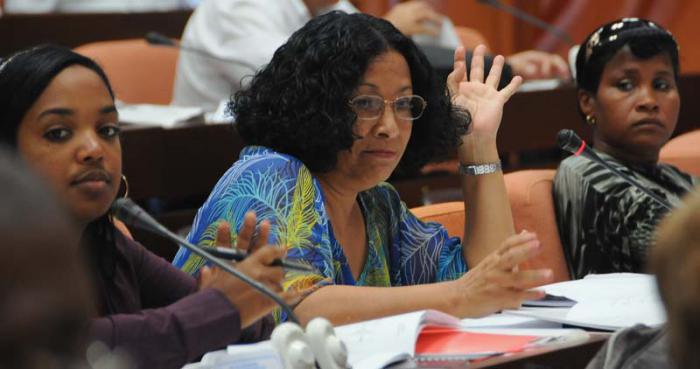 La comisión de Educación, cultura, ciencia, tecnología y medio ambiente analizó los lineamientos aprobados en el 7mo. Congreso del PCC. 