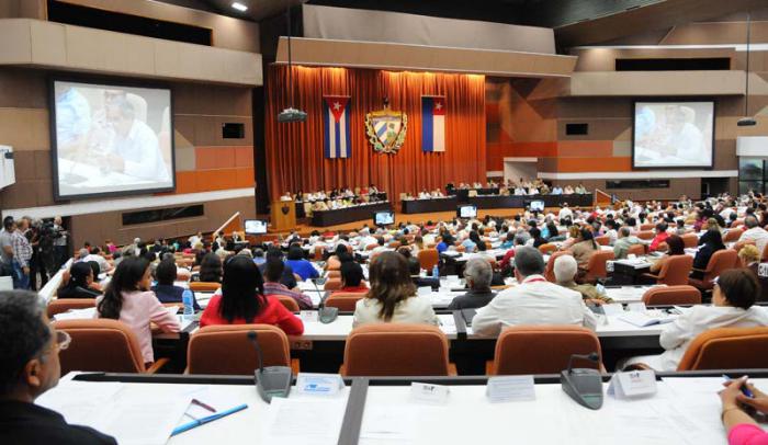 El parlamento aprobó la actualización de los Lineamientos para el periodo 2016-2021, así como el informe de Liquidación del Presu­puesto del Estado del 2015 y los ajustes a la Ley 120 del Presupuesto para el año en curso.
