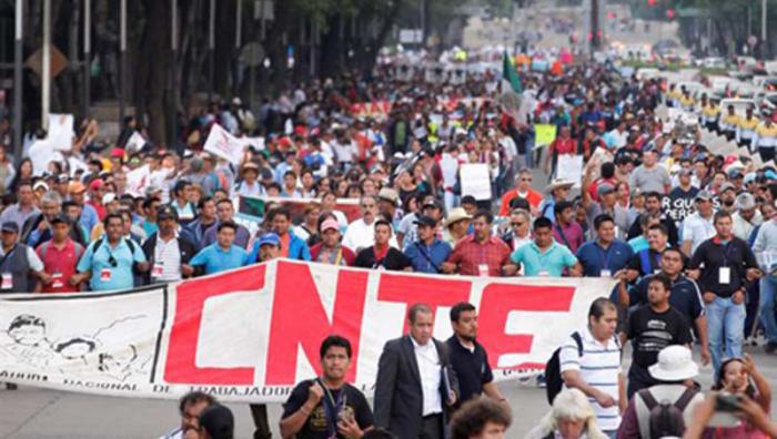 En las mesas se tocarán todos los temas de la reforma educativa.  