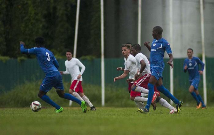 Capitalinos vs Ciego de Ávila en el Campeonato Nacional de Fútbol, en el Estadio Pedro Marrero.