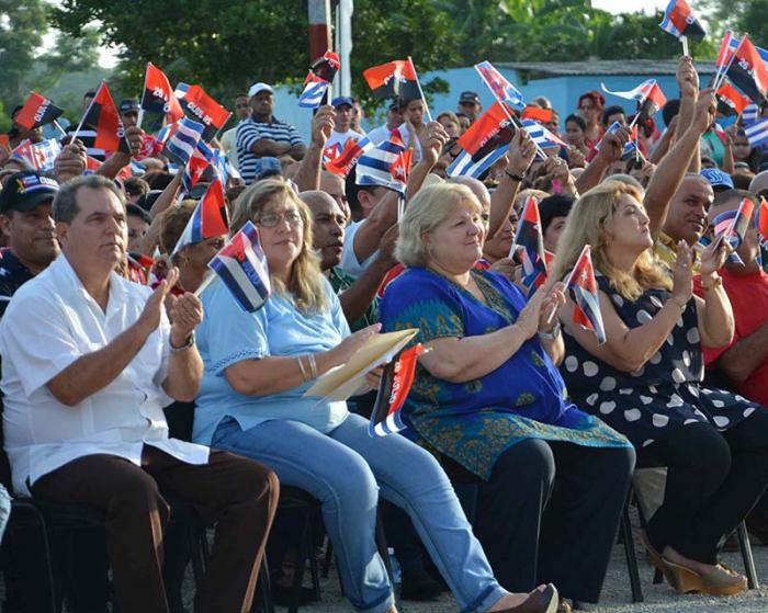 homenaje a los héroes y mártires del Moncada