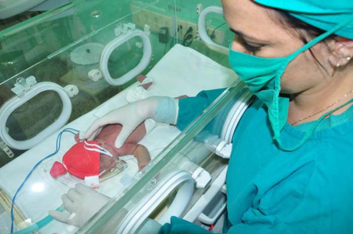Los especialistas en Neonatología y las enfermeras consagran sus días a la atención de los pequeñines. 