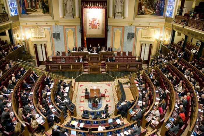 El PP resultó la fuerza más votada con 137 escaños, pero quedó lejos de los 176 establecidos como mayoría absoluta para gobernar en solitario. 