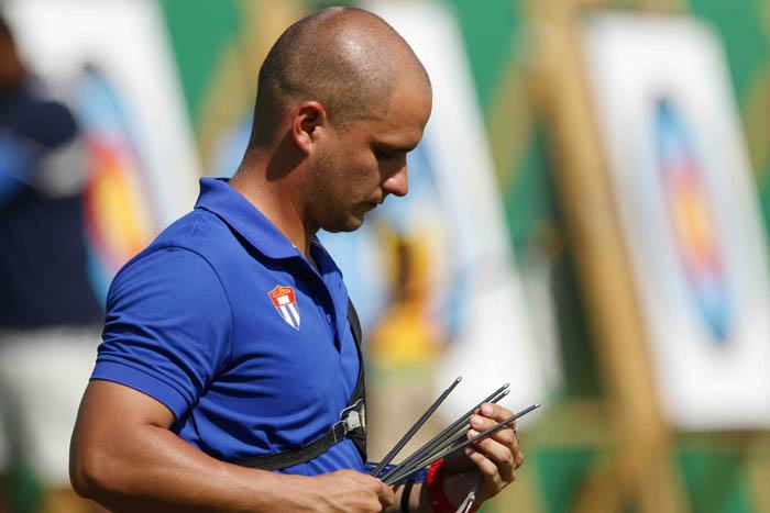 BRASIL-RIO DE JANEIRO-TIRO CON ARCO-ADRIAN PUENTES