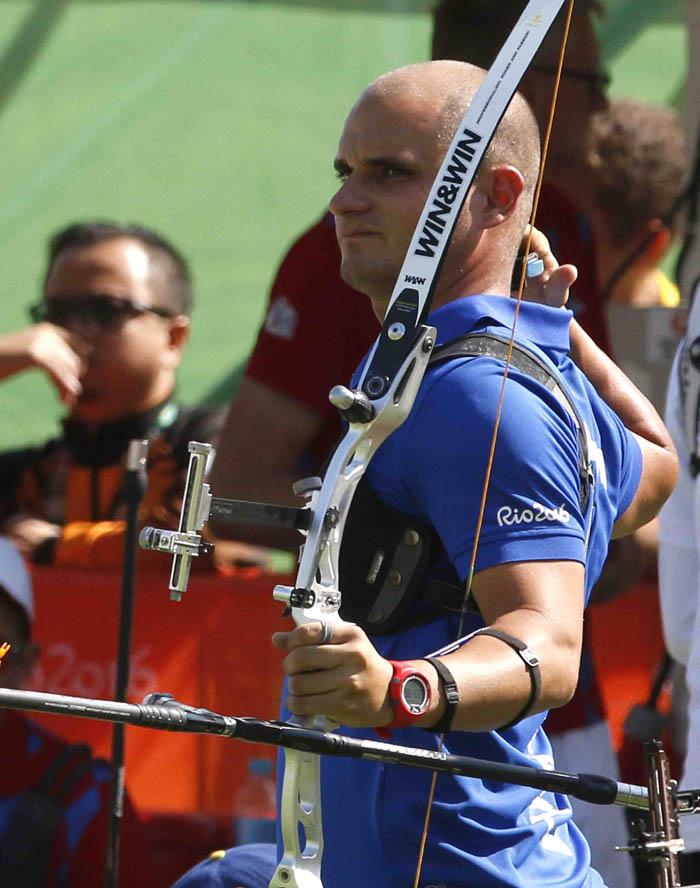 BRASIL-RIO DE JANEIRO-TIRO CON ARCO-ADRIAN PUENTES