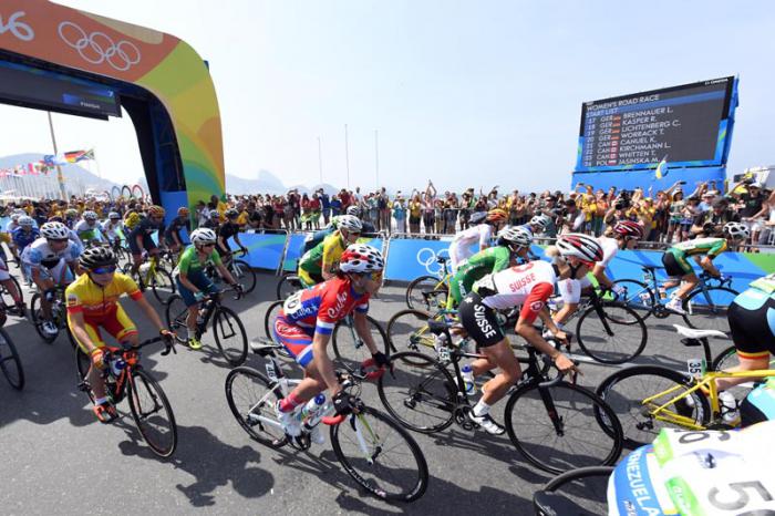 Rio Ciclismo Ruta F Arlenis Sierra, arrancada de la carrera,  vistas y fanaticos del ciclismo mundial.