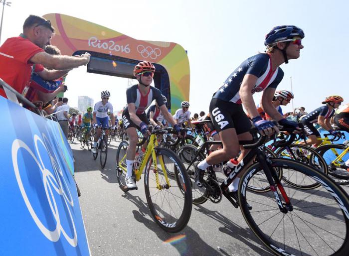 Rio Ciclismo Ruta F Arlenis Sierra, arrancada de la carrera,  vistas y fanaticos del ciclismo mundial. 