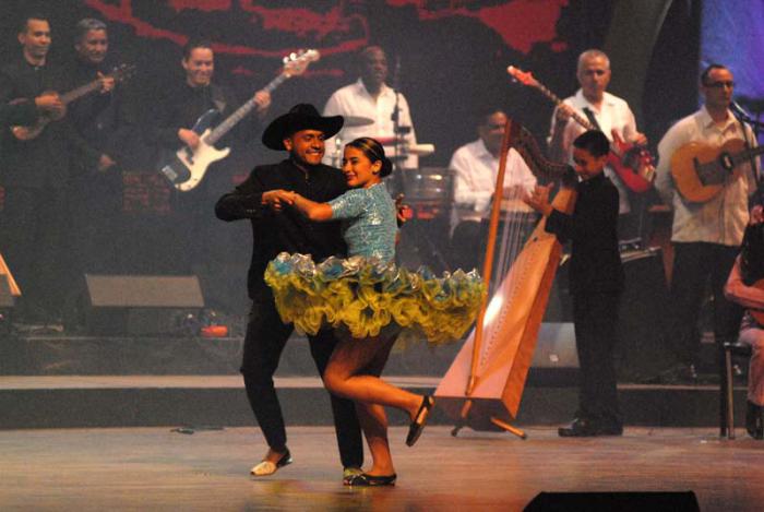 Homenaje de Venezuela a Fidel por sus 90 años. Corazón llanero. Teatro Karl Marx.