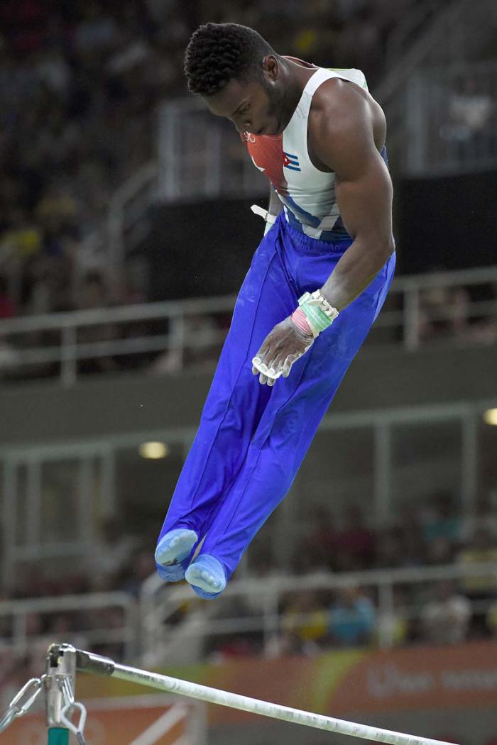 Gimnasia Artistica Manrique Larduet. Barra Fija.