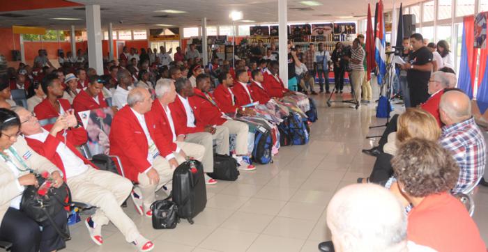 Llegada de los deportista que compitieron en las Olimpiada a la Habana,palabras del segundo secretario de la  UJC Ronal  Hidalgo Rivero