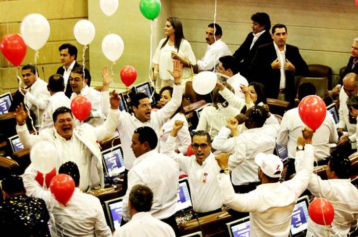 El Congreso colombiano aprobó la convocatoria de plebiscito de los acuerdos de paz. 