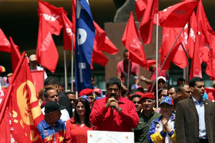 El presidente venezolano encabezó la movilización chavista