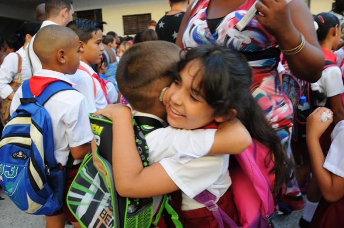 Inicio del curso escolar 2016-17 en la escuela primaria Neguyen Van Troi, en el Cerro.