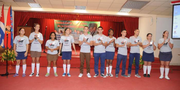 Discución  de la FEEM de los documentos ,nuevo secretariado de la FEEM