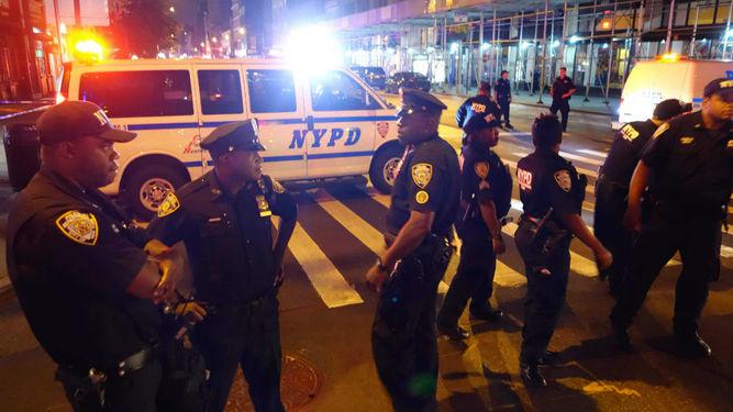 Fuerte explosión en Nueva York provoca una veintena de heridos, el domingo 18 de septiembre de 2016. La Policía y el FBI llegaron a la zona donde ocurrió el estallido.