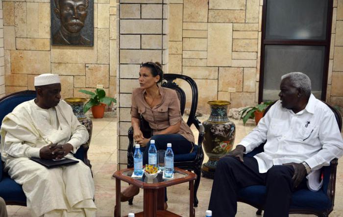 Recibe el diputado Esteban Lazo Hernández (D), presidente de la Asamblea Nacional del Poder Popular al embajador de Mali en Cuba Abdoul Kader Toure (I), en La Habana, Cuba, el 15 de septiembre de 2016. ACN FOTO / Tony HERNÁNDEZ MENA / ANPP /