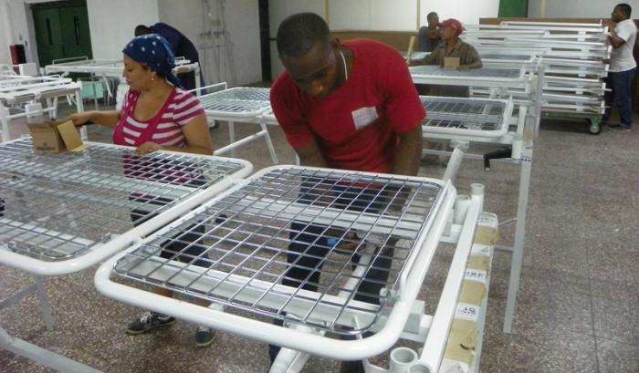 Con todo el confort requerido salen las camas hacia diferentes provincias. Camas Retomed.