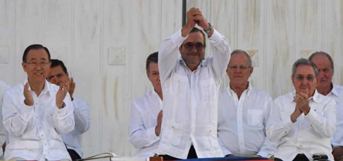 El Comandante de la FARC-EP, Timoleón Jiménez, saludó a los presentes. 