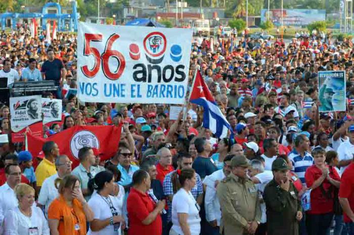 El acto estuvo matizado por el júbilo colectivo de miles de granmenses. 
foto: Armando Ernesto Contreras Tamayo