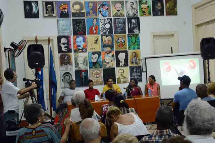 Encuentro en la UPEC del gremio con campeones olimpicos cubanos Mijain Lopez, Yumilka Ruiz, Robeisi Ramirez