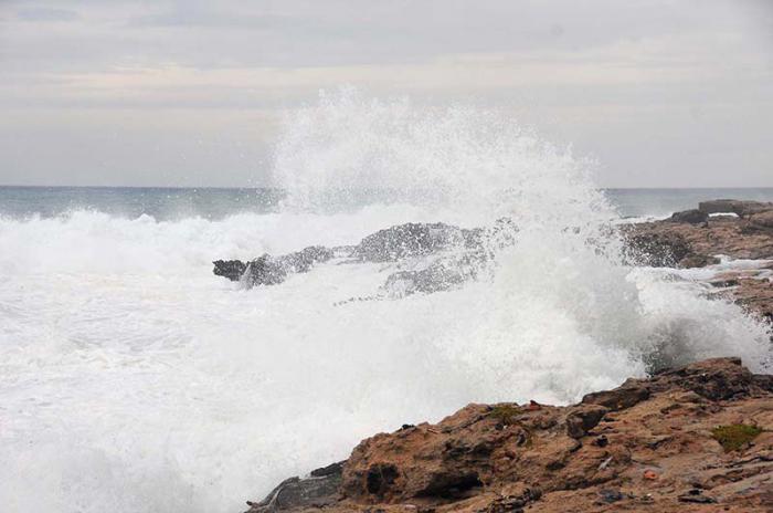 Caserío de Aguadores en el litoral de Santiago de Cuba previo a la llegada del huracán Matthew a Santiago de Cuba.