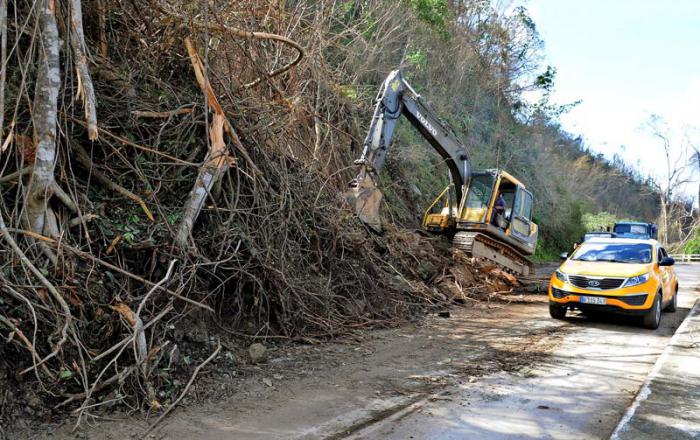 Fueron necesarias intensas jornadas de trabajo para restablecer la comunicación entre Guantánamo y Baracoa. 